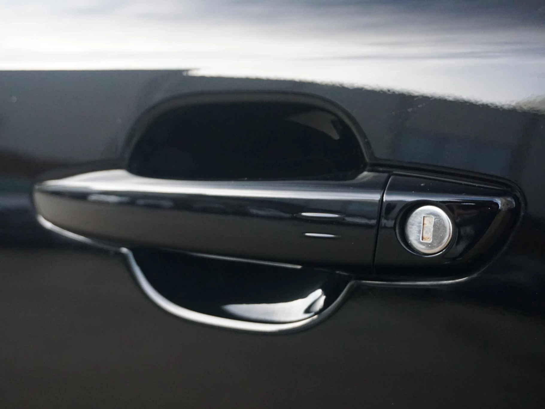 Hoofdafbeelding Peugeot e-2008