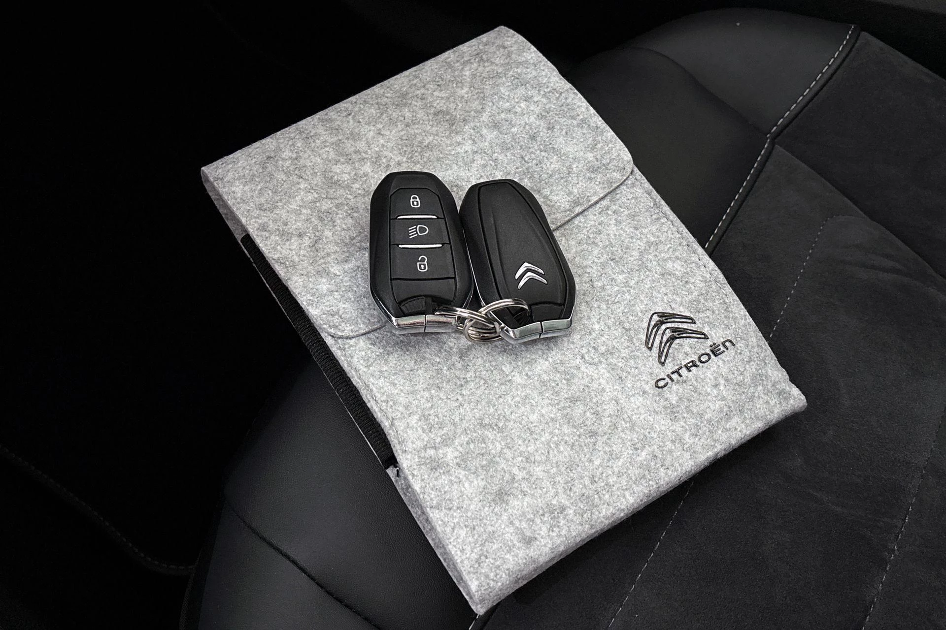 Hoofdafbeelding Citroën ë-C4 X