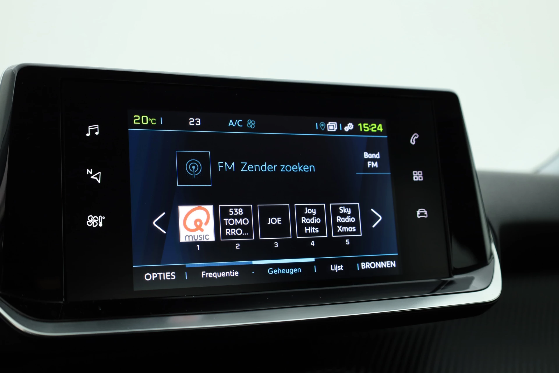 Hoofdafbeelding Peugeot e-2008