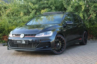 Hoofdafbeelding Volkswagen Golf Volkswagen GOLF 2.0 TSI GTI TCR | Panoramadak | Akrapovic | Dynaudio | Virtual cockpit | Keyless | Adaptive cruise | Lane assist |