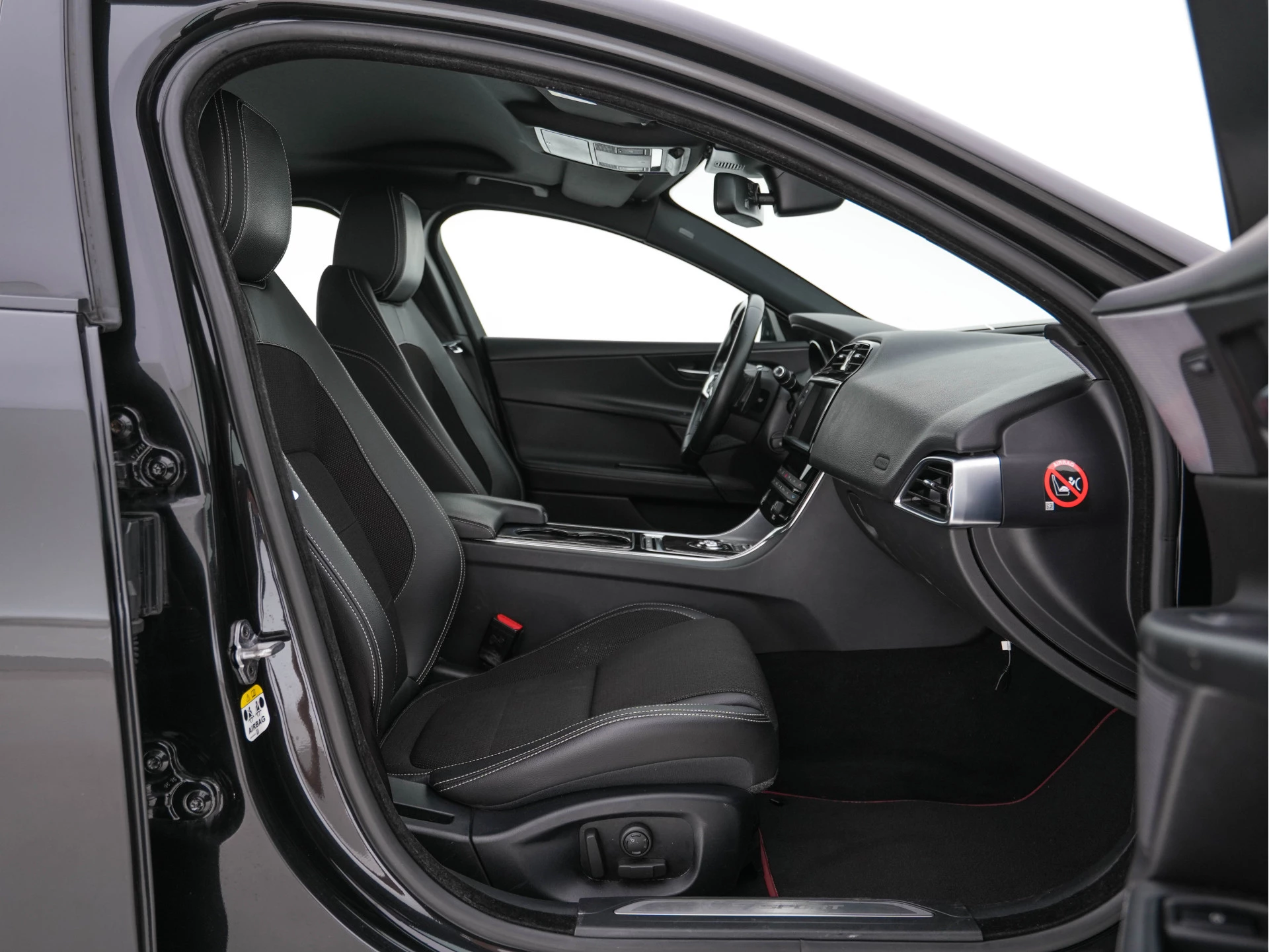 Hoofdafbeelding Jaguar XE