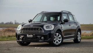 Mini Countryman 1.5 Cooper S E ALL4 Essential  CAMERA / NAVI / CARPLAY / AIRCO / ZWART / STOELVERWARMING