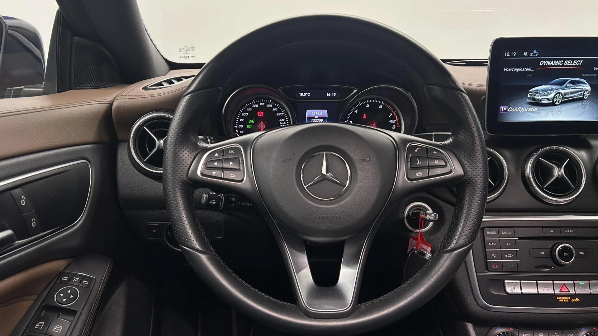 Hoofdafbeelding Mercedes-Benz CLA