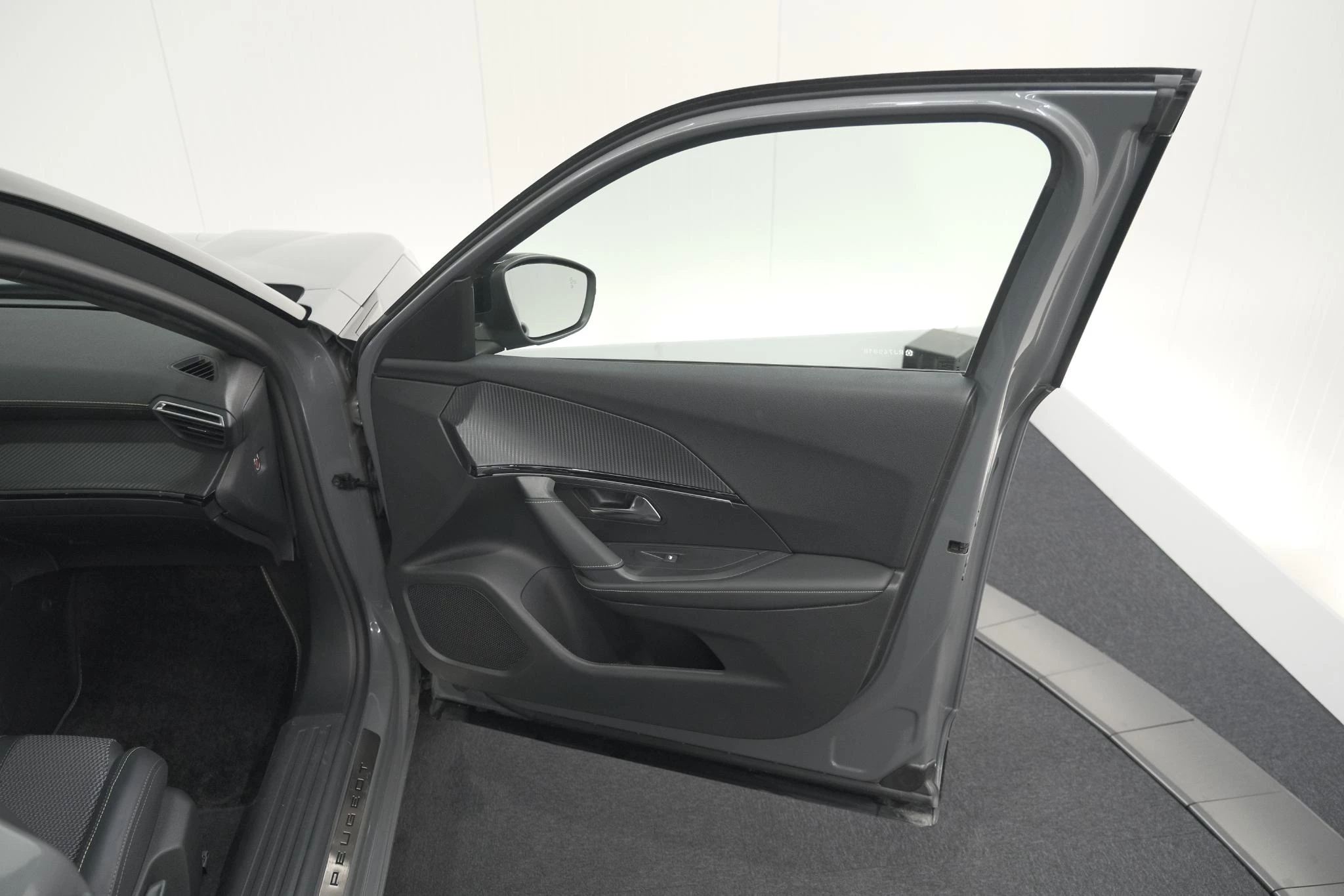 Hoofdafbeelding Peugeot e-2008