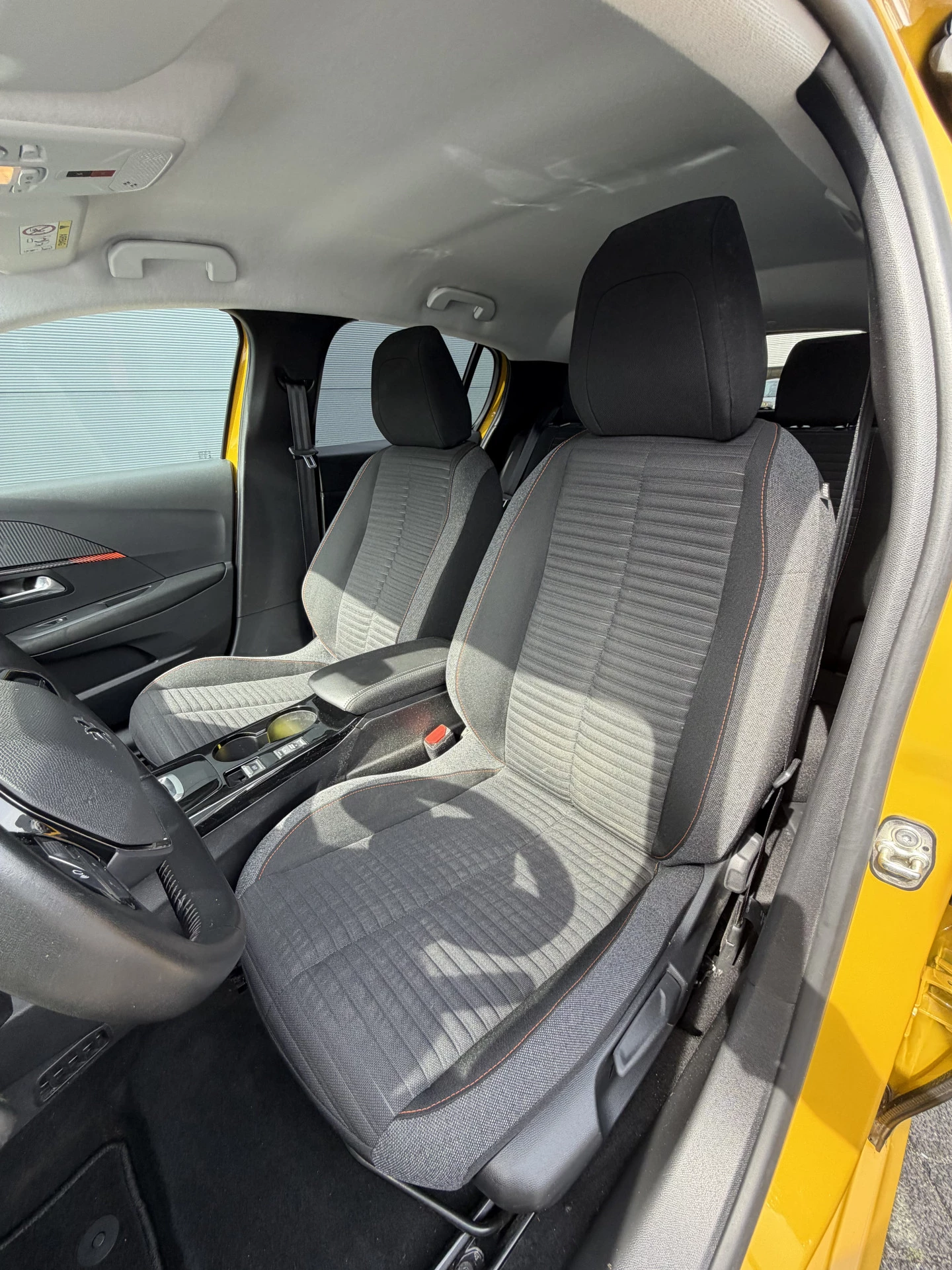 Hoofdafbeelding Peugeot e-208