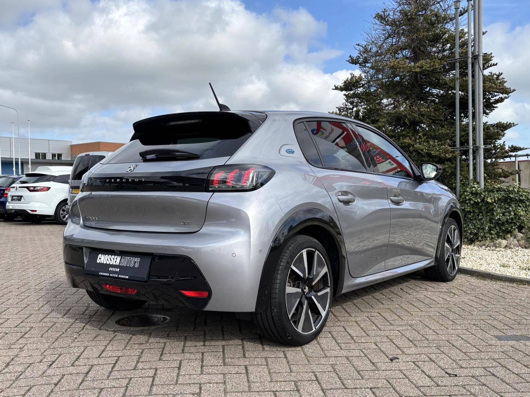 Hoofdafbeelding Peugeot e-208