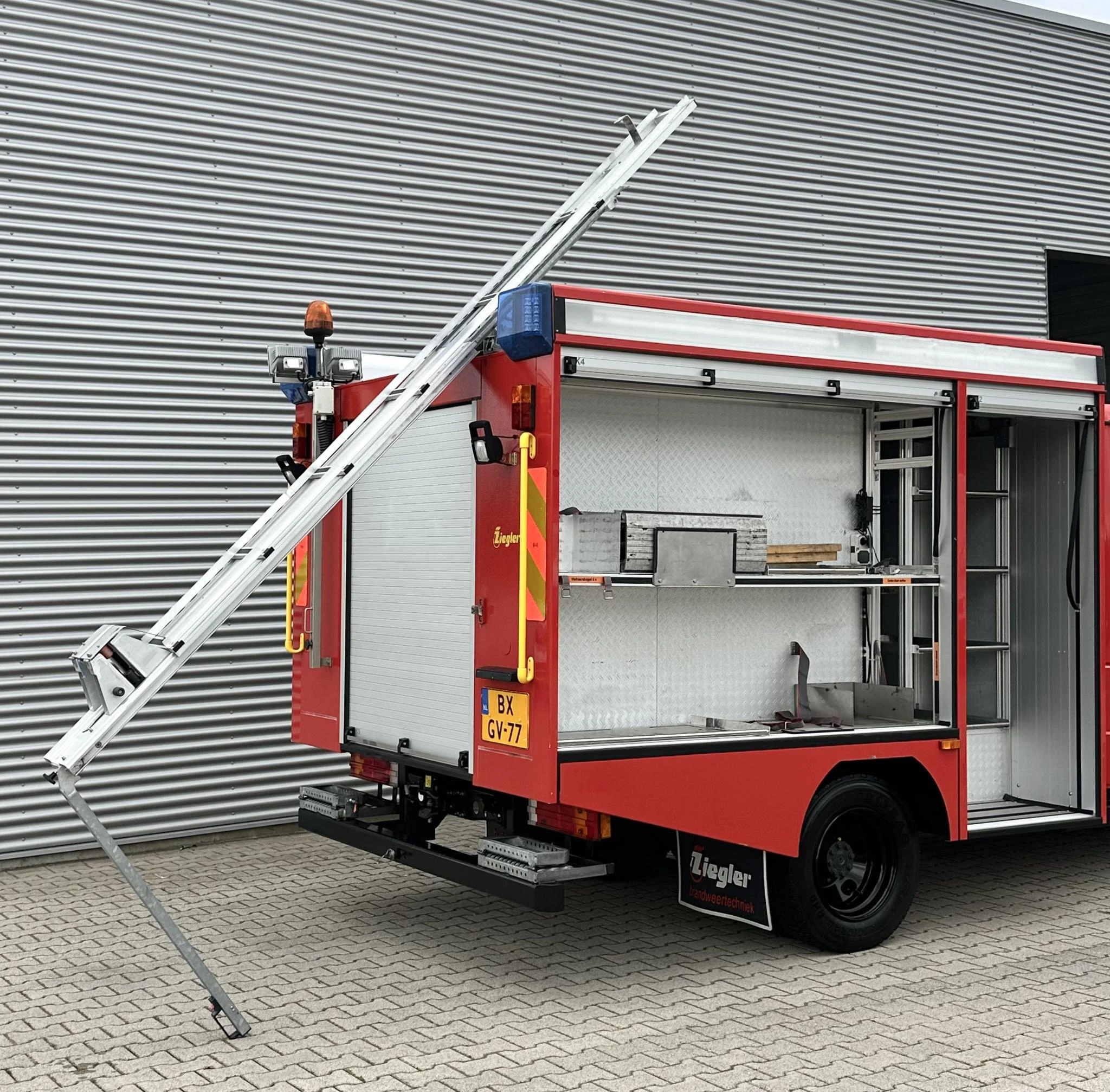Hoofdafbeelding Mercedes-Benz 818d Vario Brandweerwagen euro 5 Ziegler NIEUW 8800KM!!!