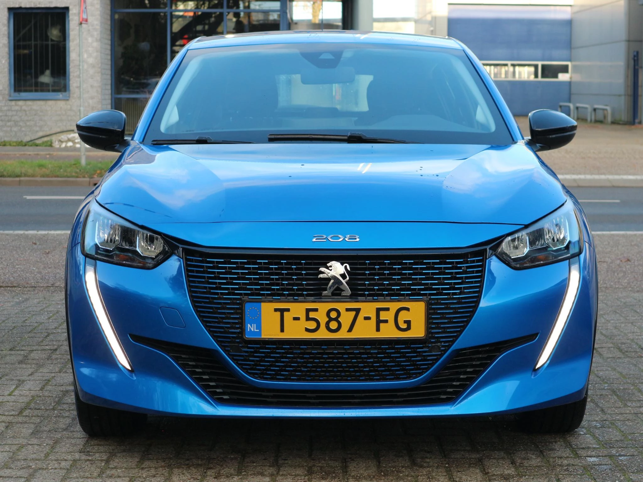 Hoofdafbeelding Peugeot e-208