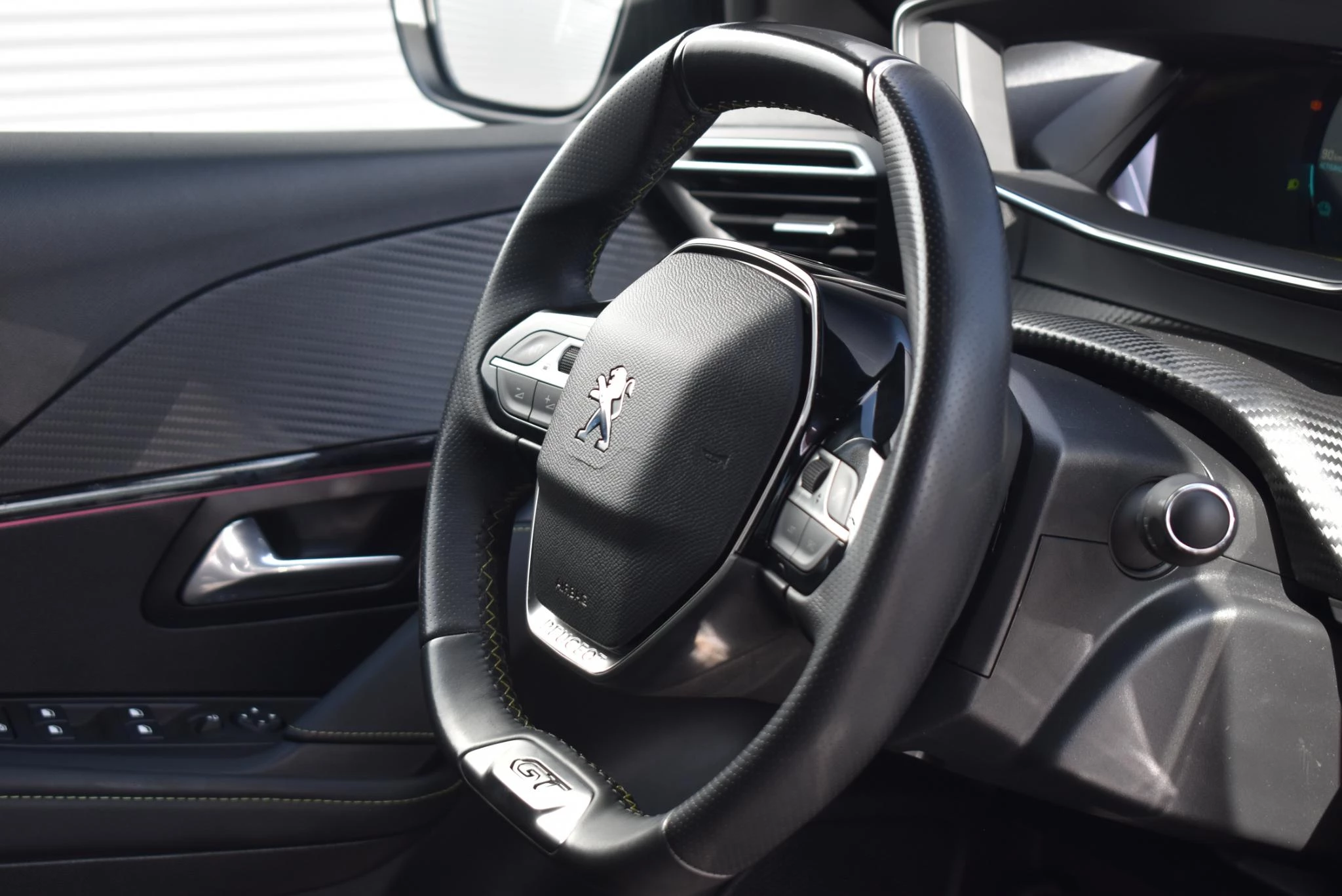 Hoofdafbeelding Peugeot e-208