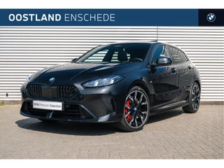 BMW 1 Serie 120 M Sport Automaat / Panoramadak / Sportstoelen / Adaptieve LED / M Adaptief onderstel / Comfort Access / Parking Assistant