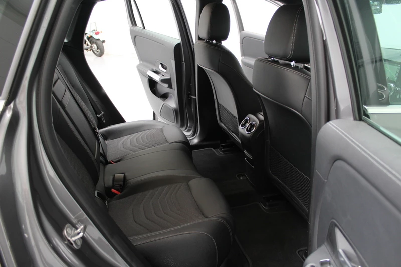 Hoofdafbeelding Mercedes-Benz EQA