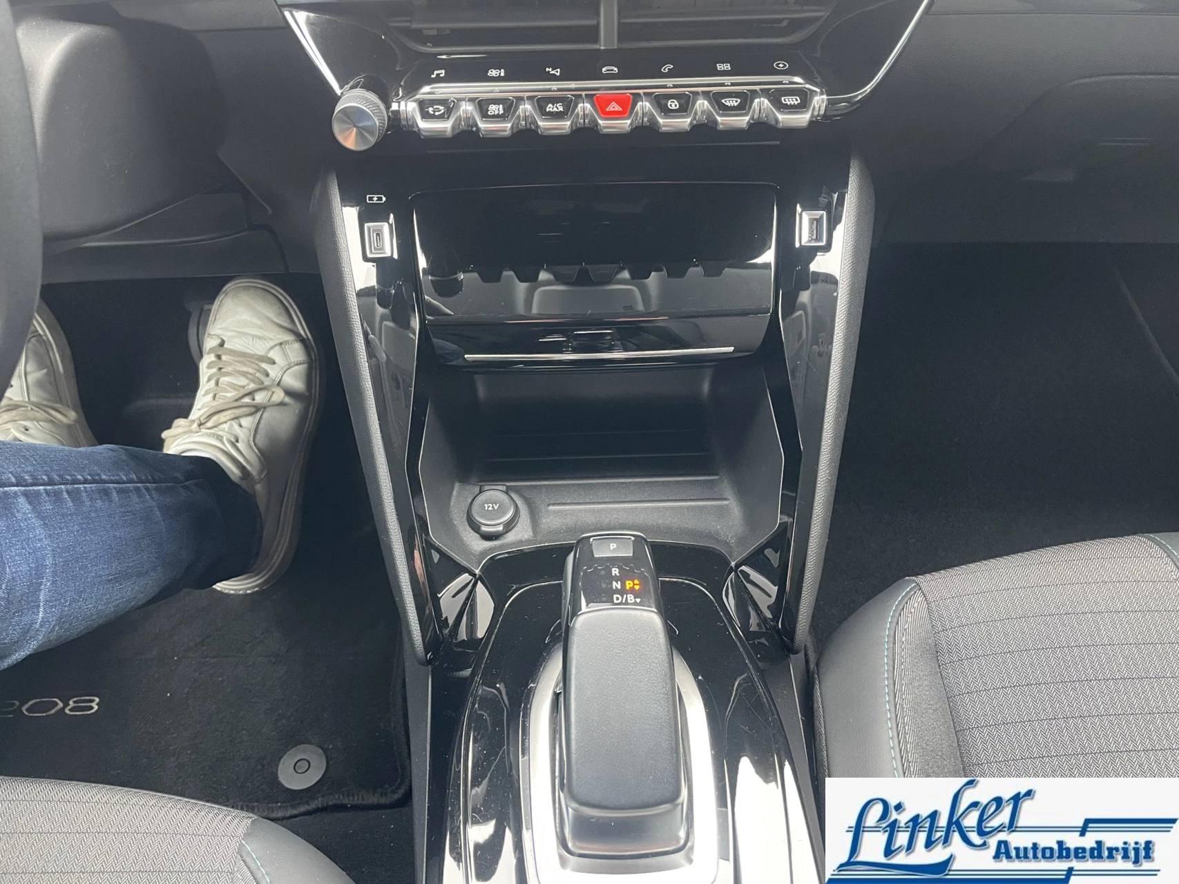 Hoofdafbeelding Peugeot e-208