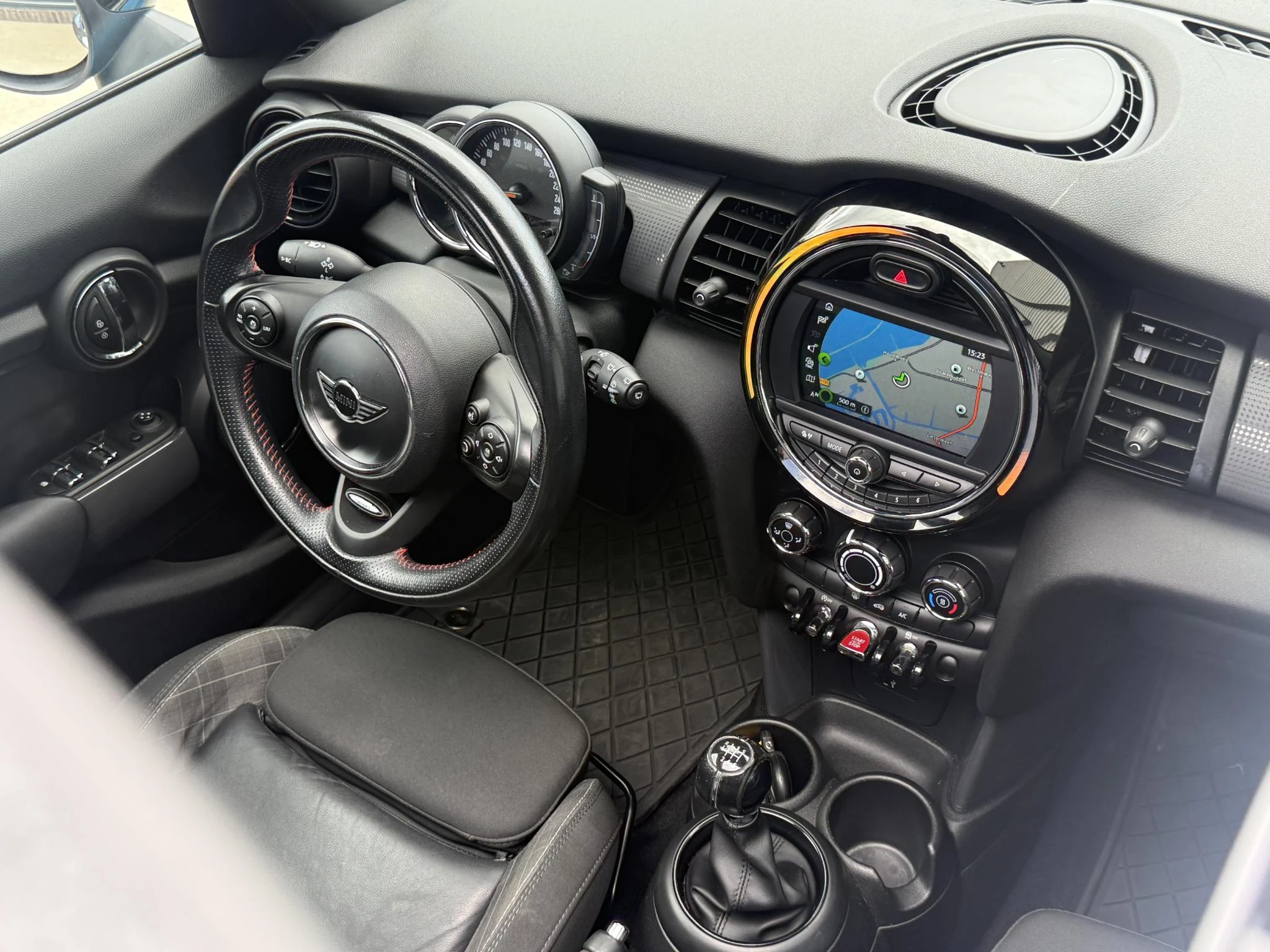 Hoofdafbeelding MINI 5-deurs