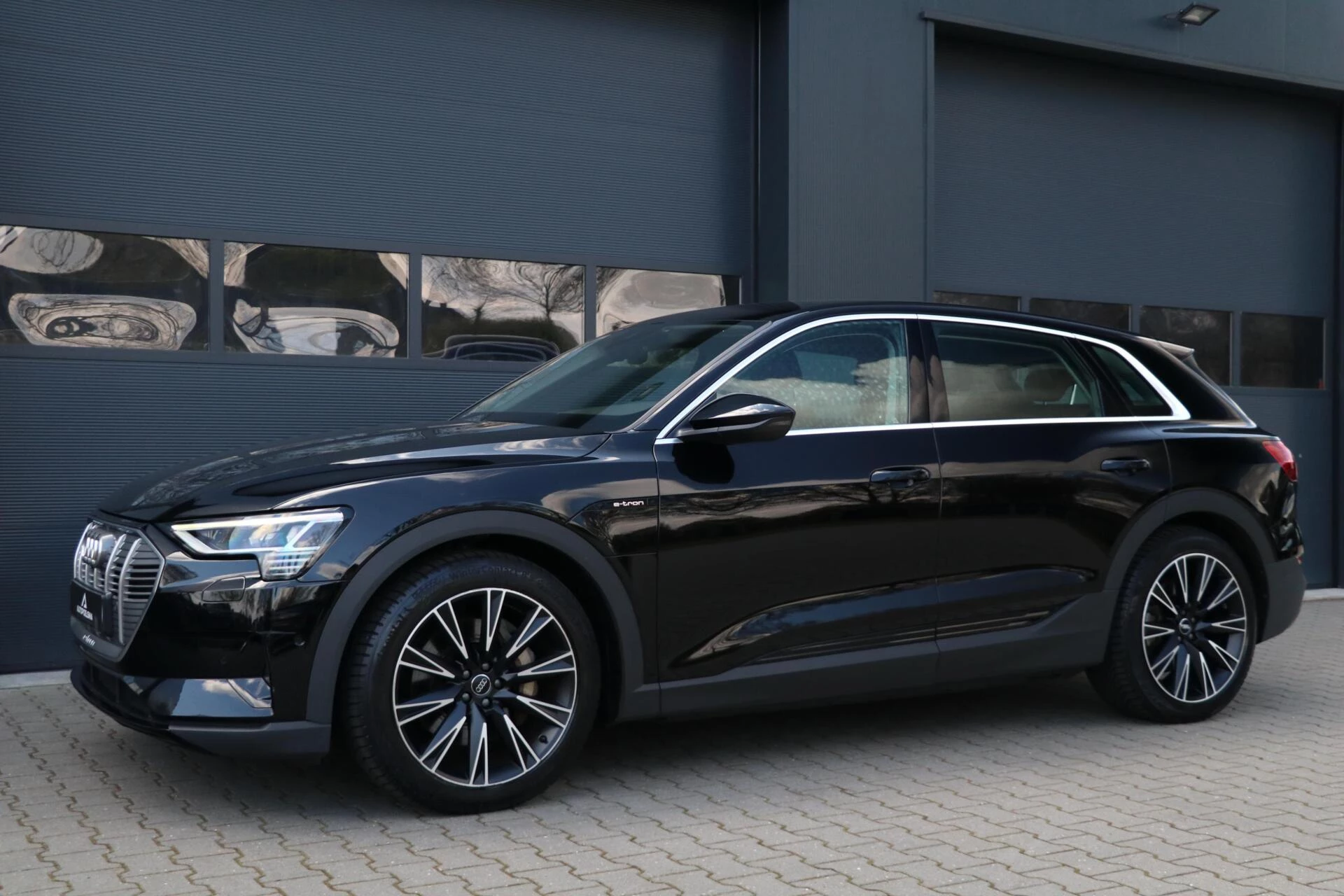 Hoofdafbeelding Audi e-tron