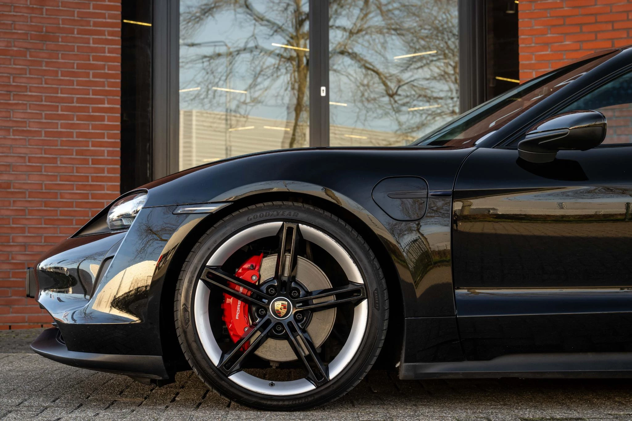 Hoofdafbeelding Porsche Taycan