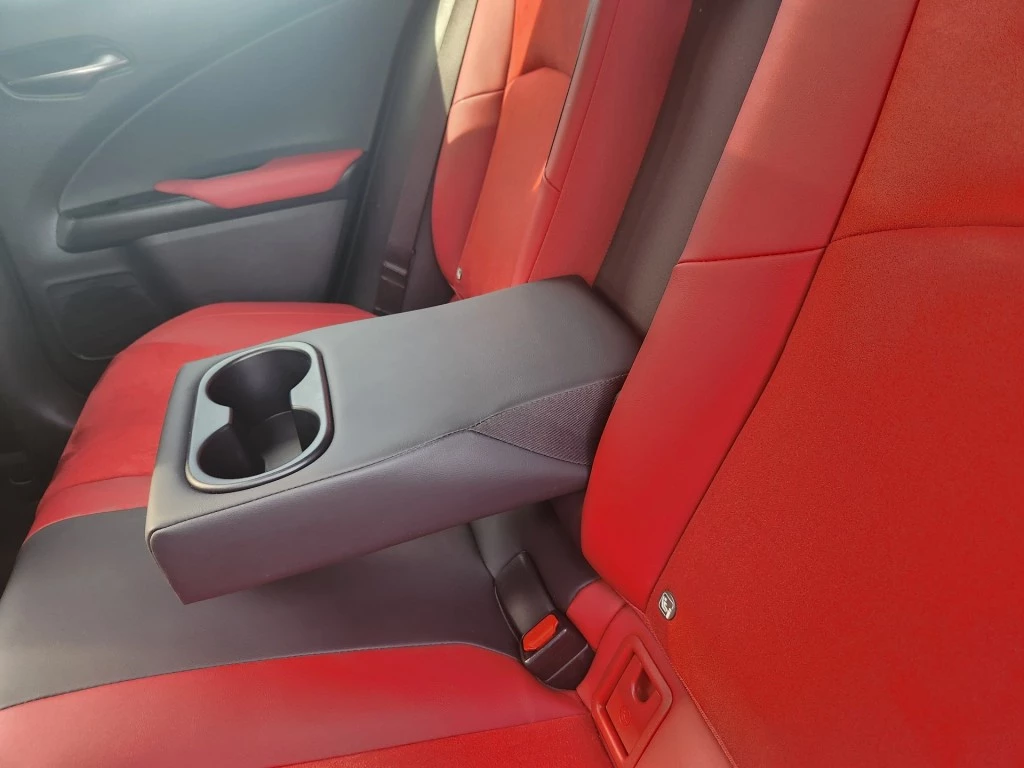 Hoofdafbeelding Lexus UX