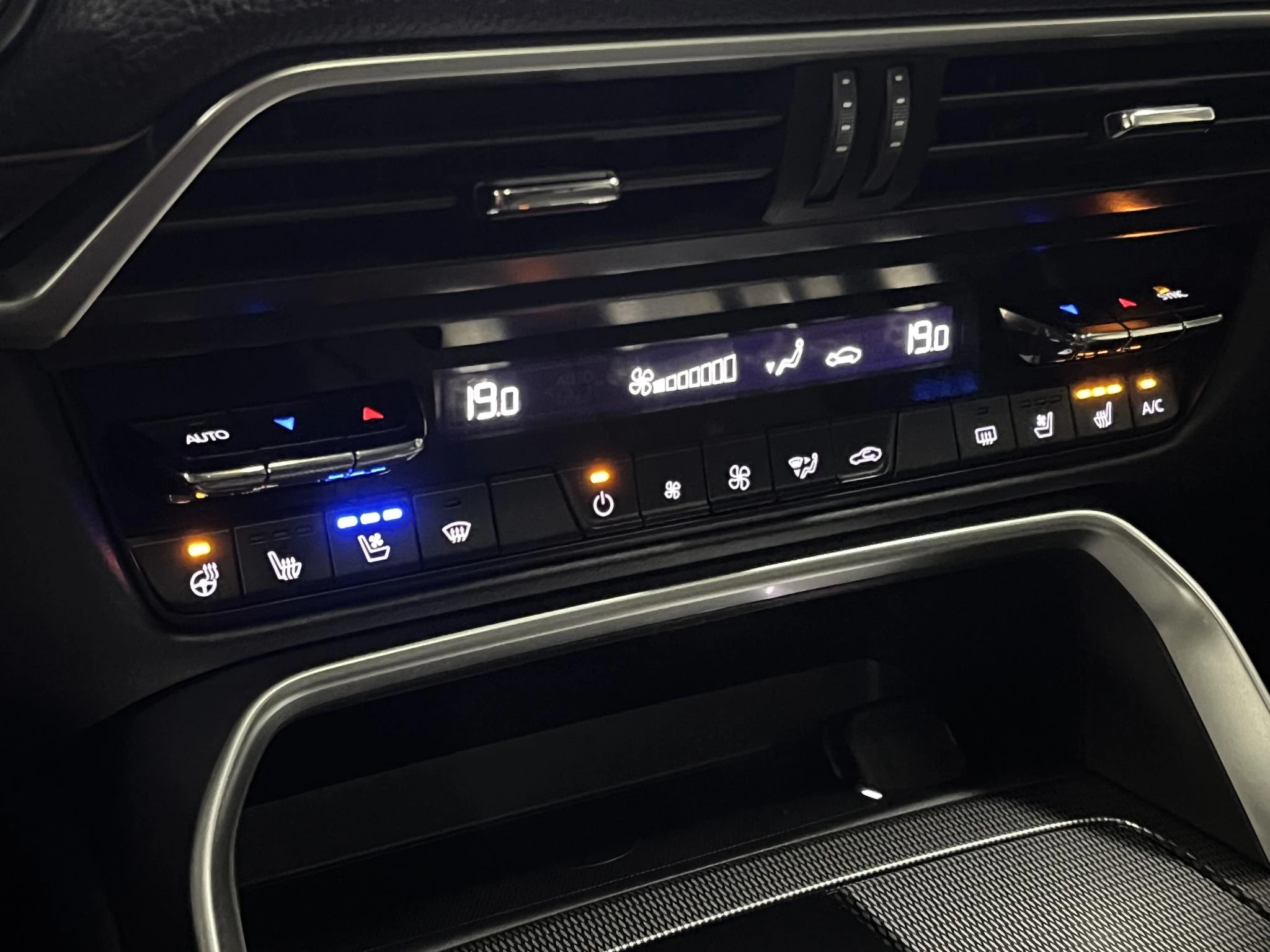 Hoofdafbeelding Mazda CX-60