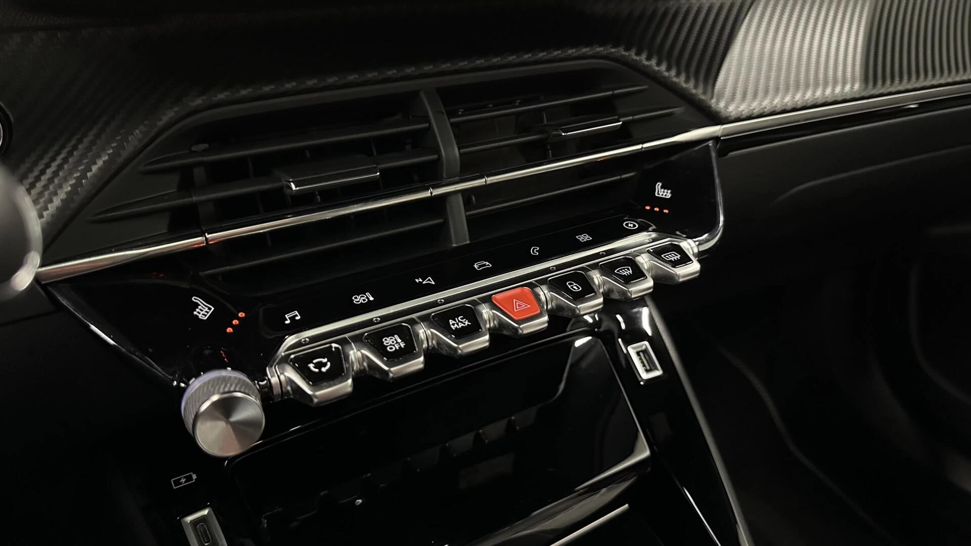 Hoofdafbeelding Peugeot e-2008