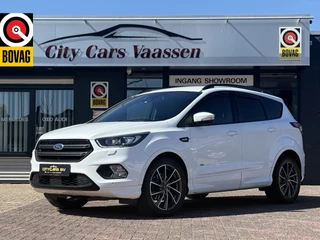 Ford Kuga 2.0 ST-Line automaat 4x4 243 pk Apple carplay camera climate ctr cruise ctr elktr trekhaak half leder/alcantara lmv 19 inch keyless entry dealer onderhouden