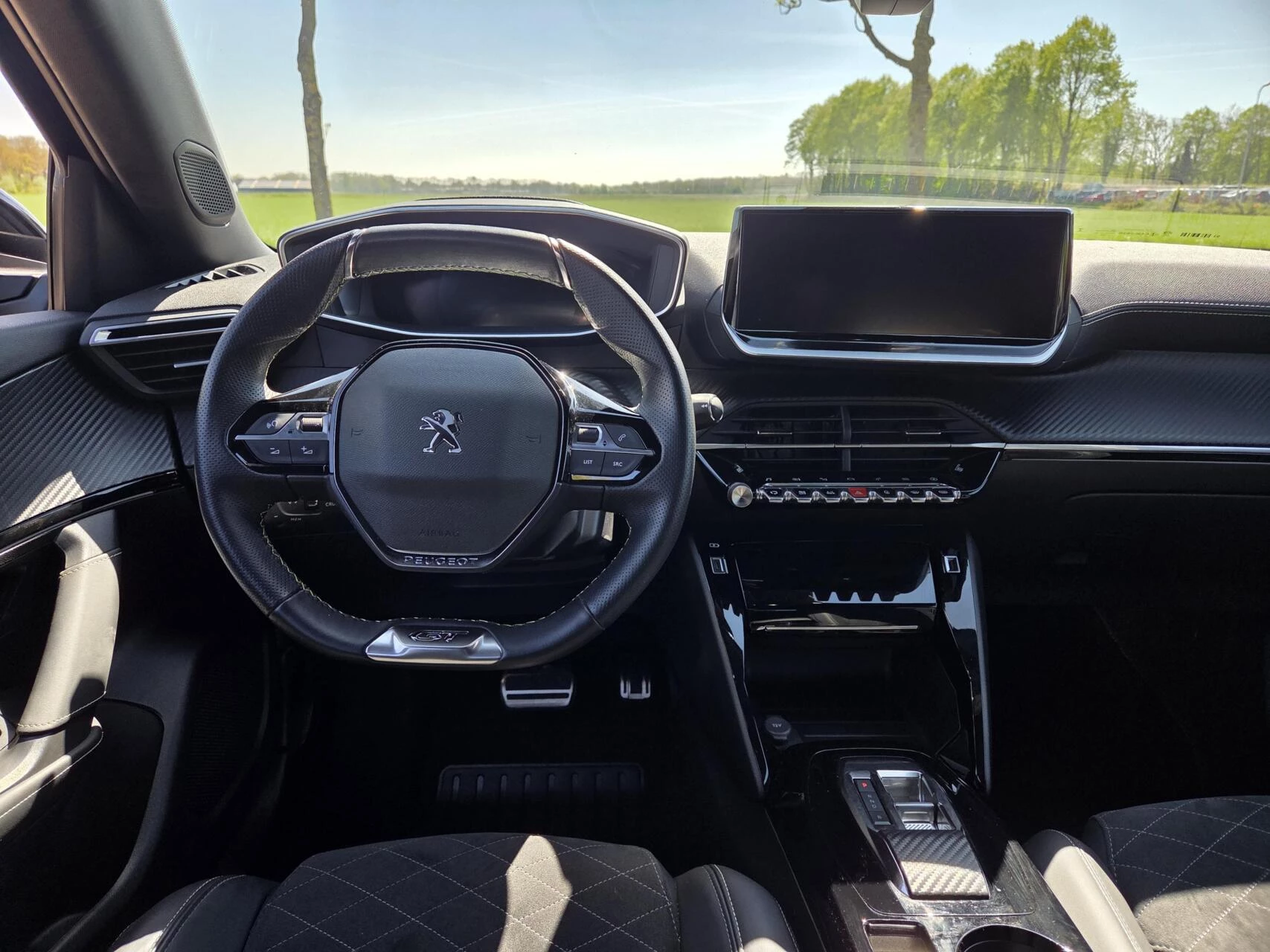 Hoofdafbeelding Peugeot e-2008