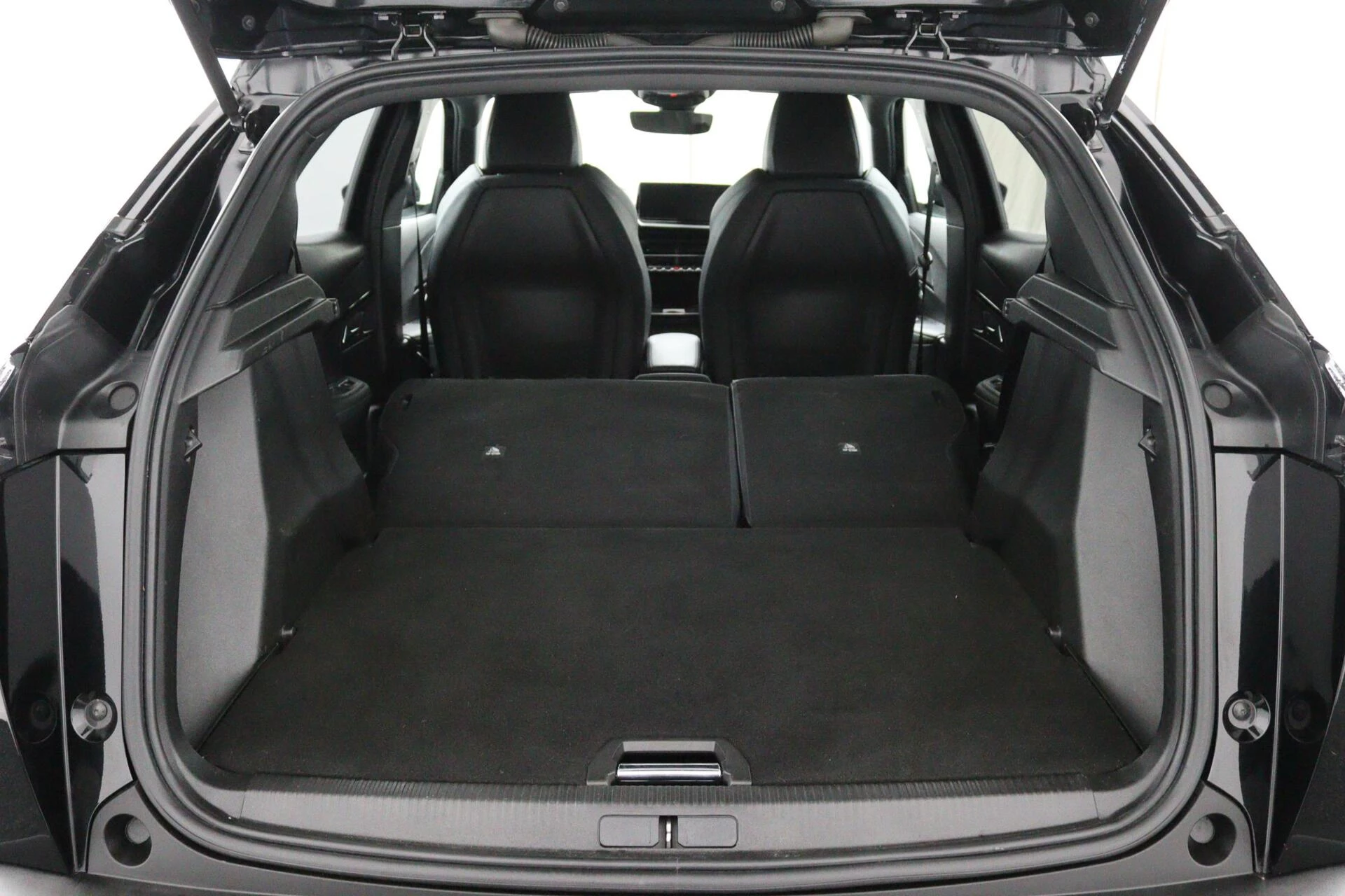 Hoofdafbeelding Peugeot e-2008