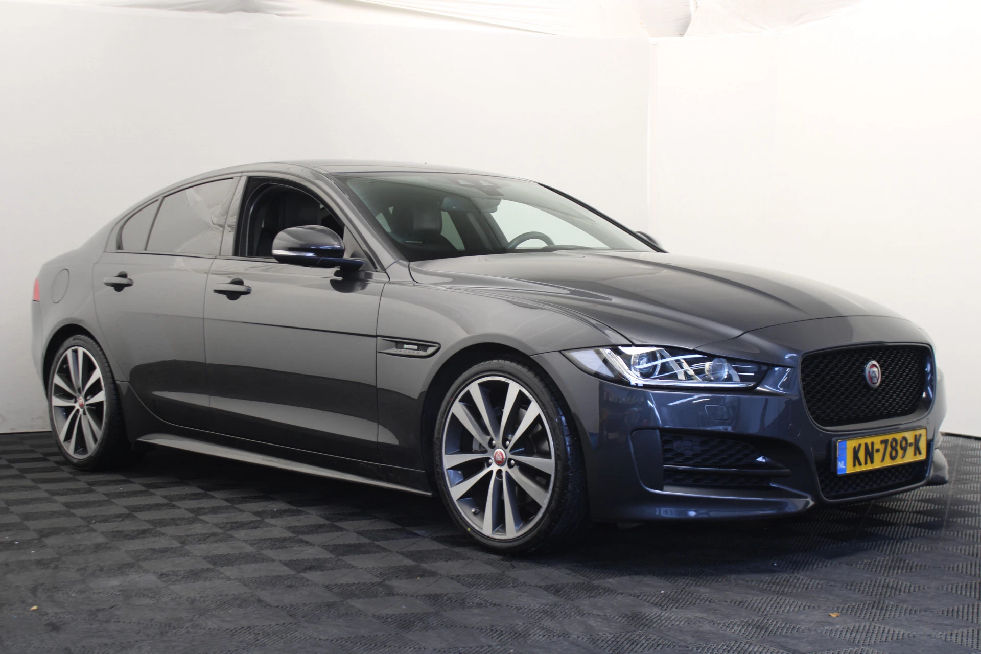 Hoofdafbeelding Jaguar XE