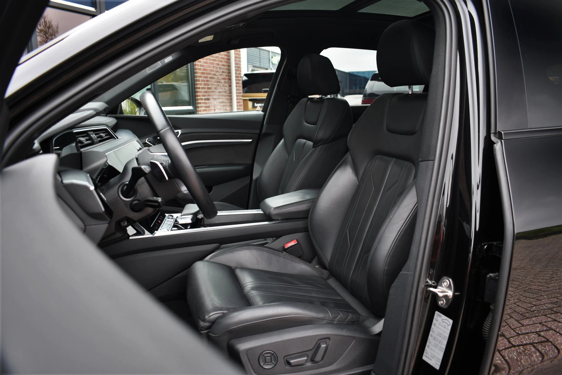 Hoofdafbeelding Audi e-tron