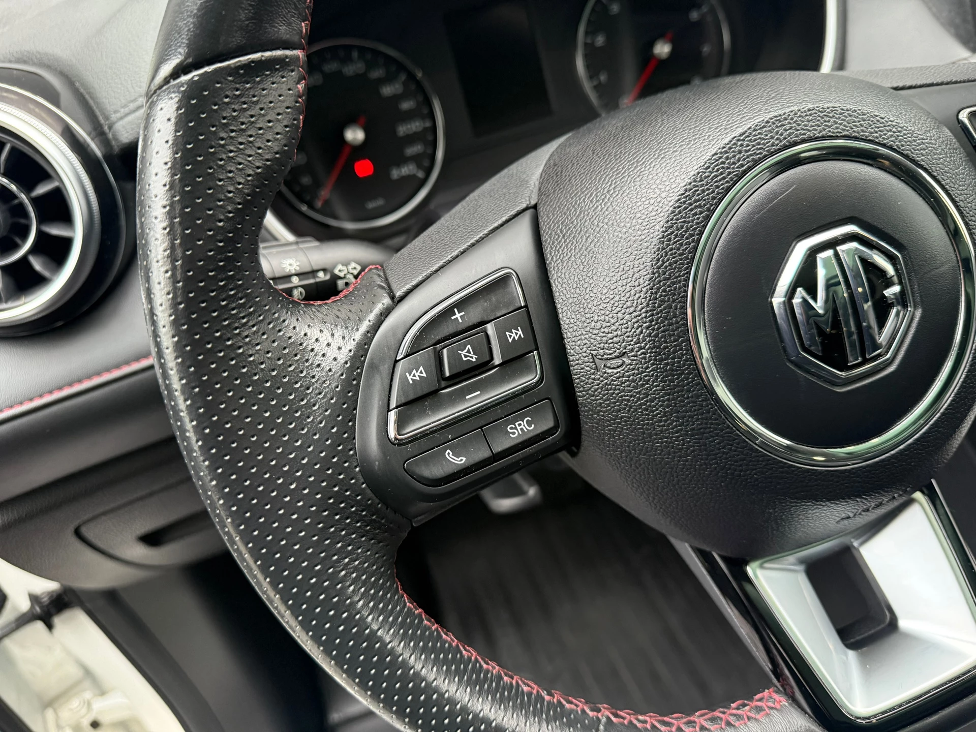 Hoofdafbeelding MG HS