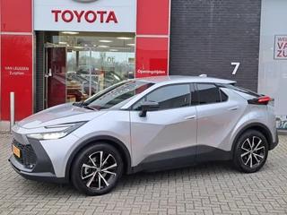 Hoofdafbeelding Toyota C-HR Toyota C-HR 2.0 Plug-in Hybrid 220 Dynamic STUUR/STOELVERWARMING APPLE/ANDROID PARK-SENSOREN PRIVACY-GLASS AD-CRUISE