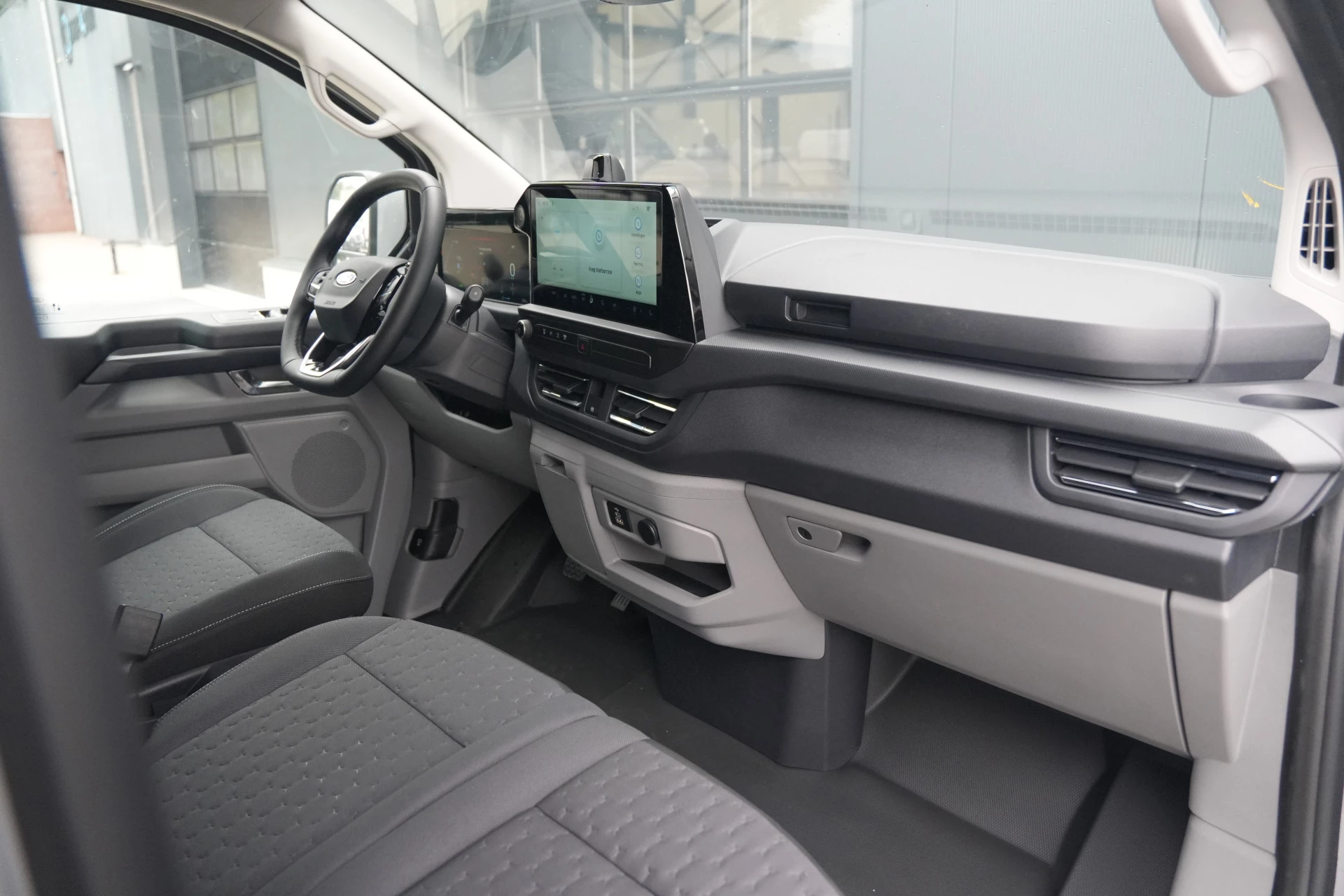 Hoofdafbeelding Ford E-Transit Custom