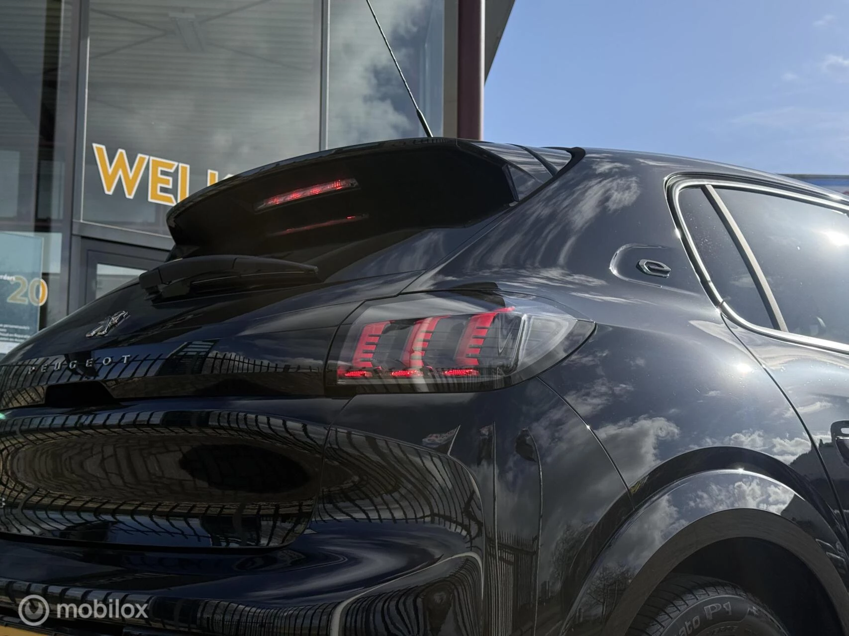 Hoofdafbeelding Peugeot e-208