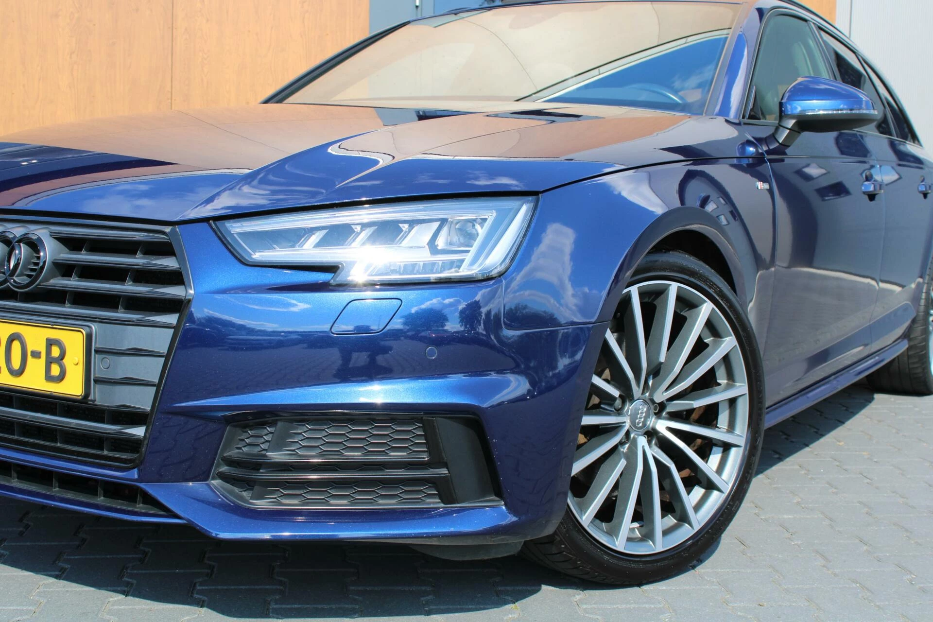Hoofdafbeelding Audi A4