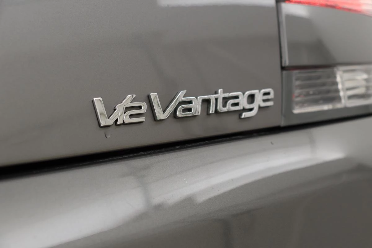 Hoofdafbeelding Aston Martin V12 Vantage
