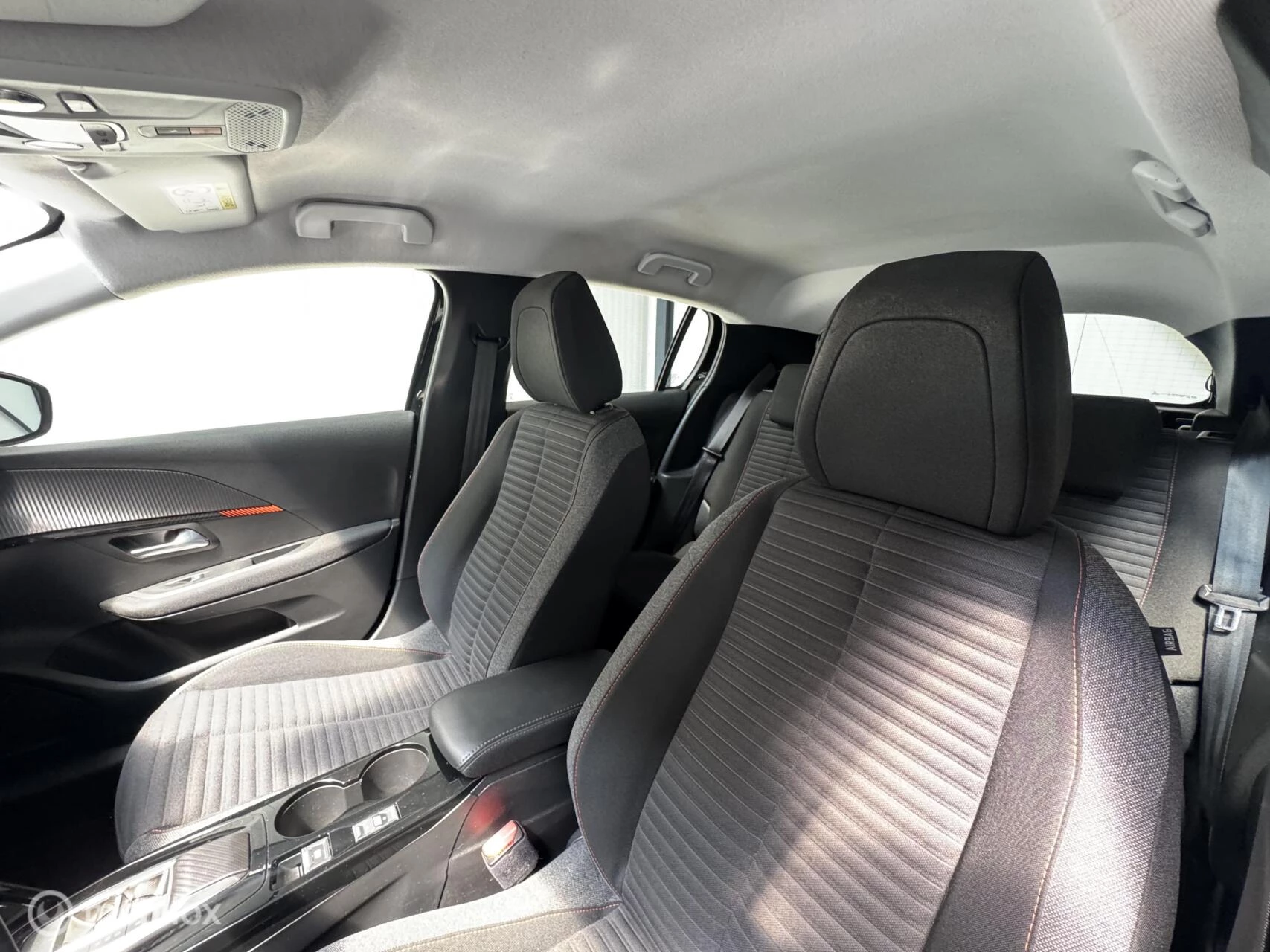 Hoofdafbeelding Peugeot e-208
