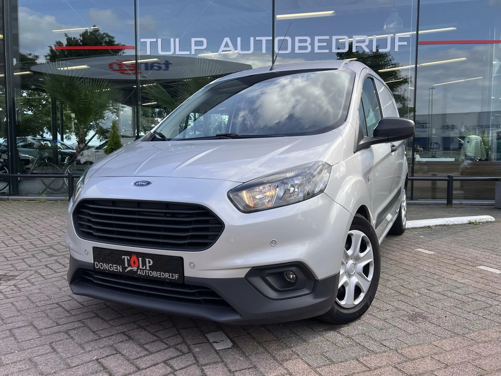 Hoofdafbeelding Ford Transit Courier