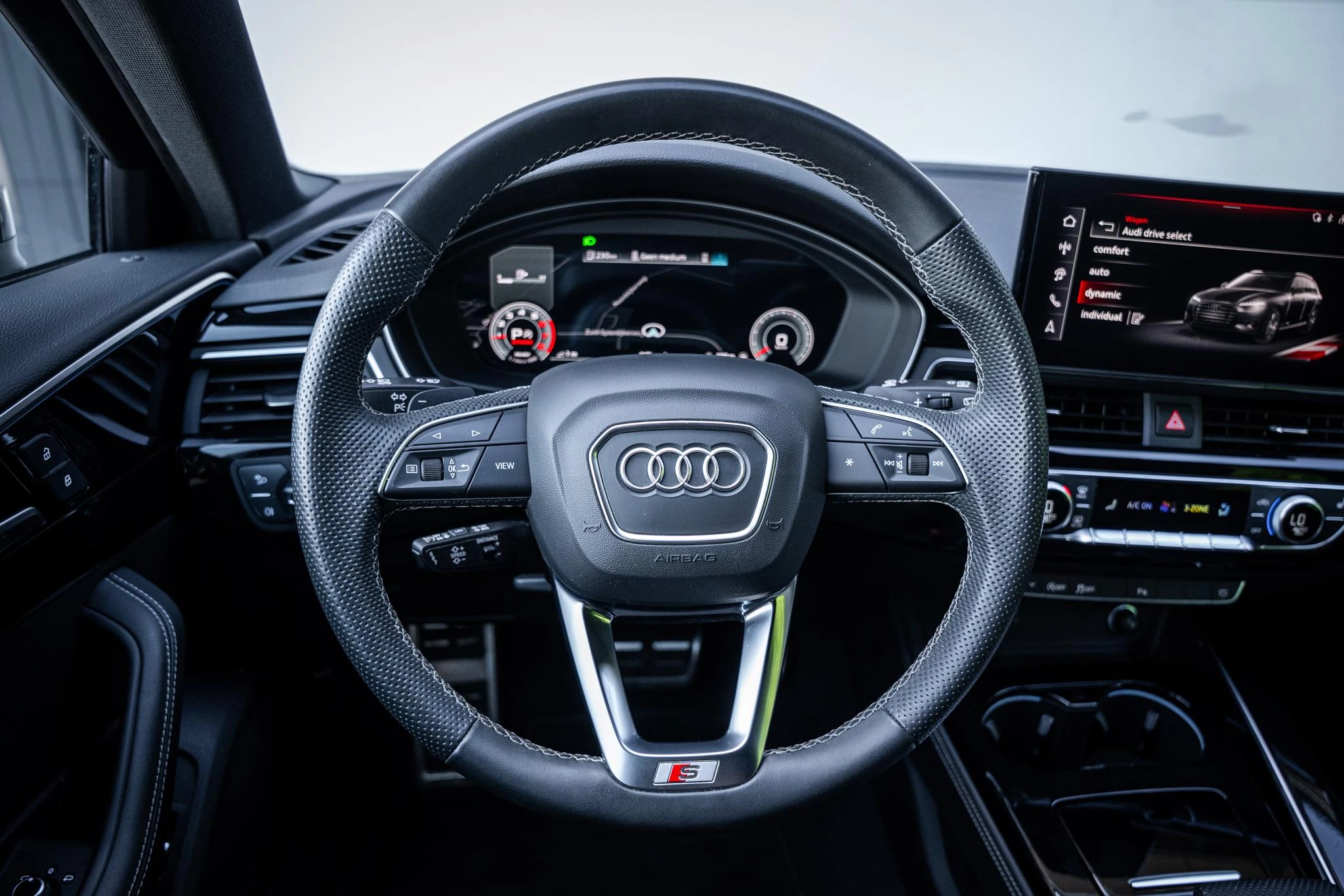 Hoofdafbeelding Audi A4