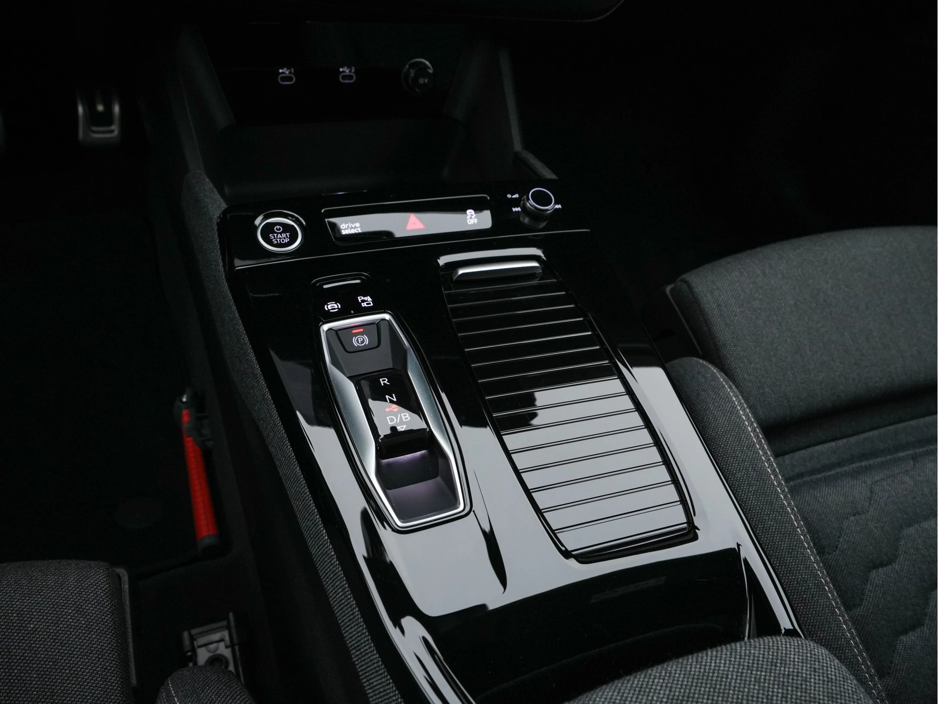 Hoofdafbeelding Audi A6 Avant e-tron