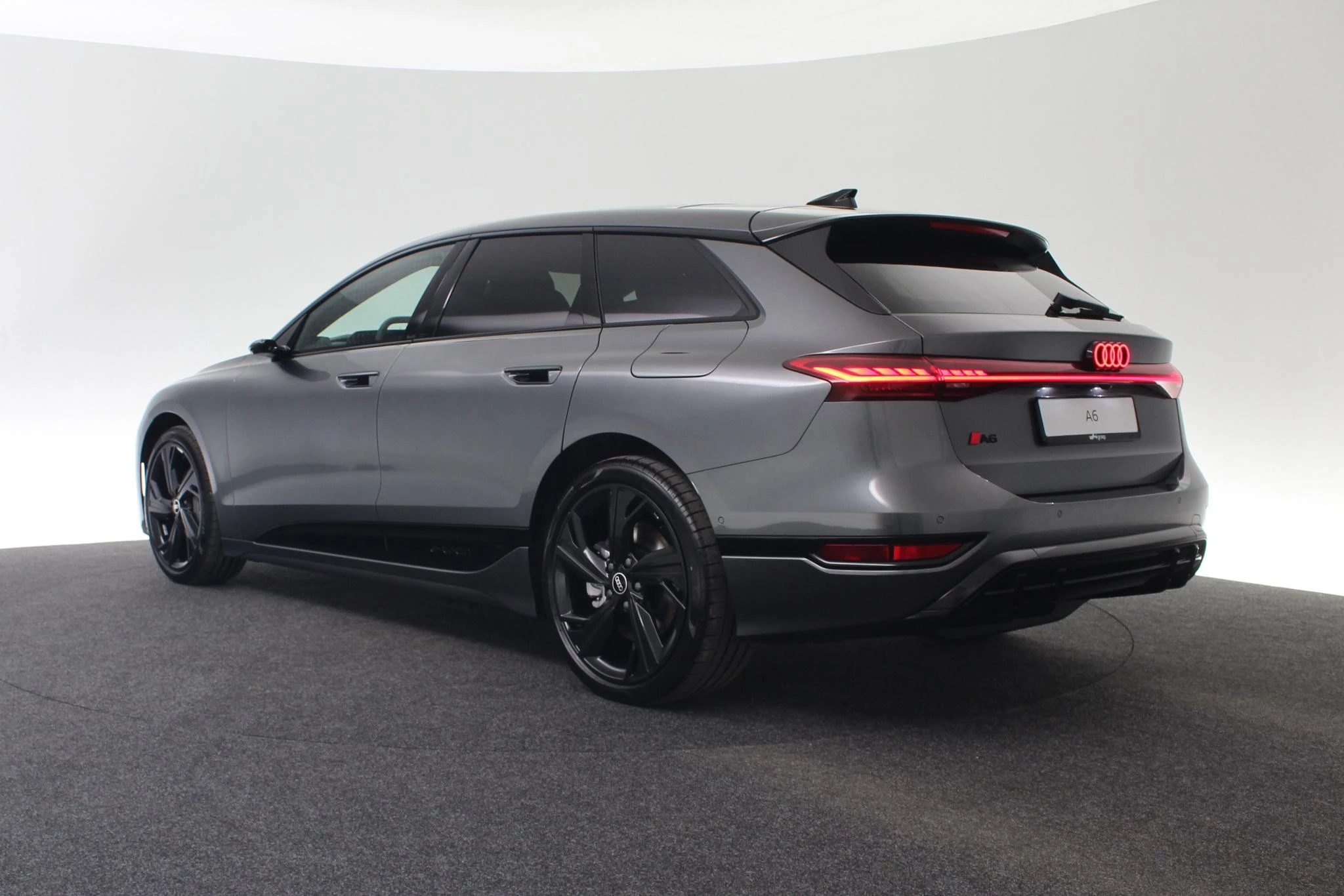 Hoofdafbeelding Audi A6 Avant e-tron