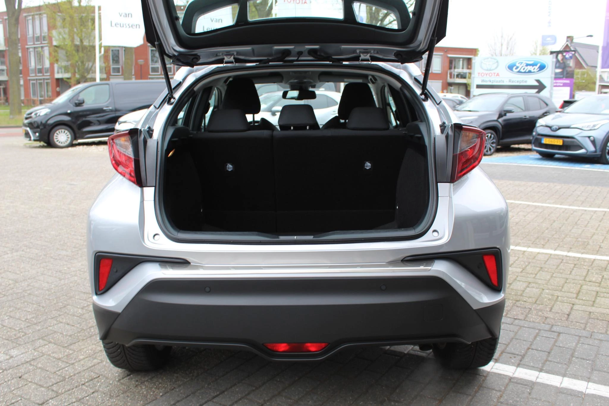 Hoofdafbeelding Toyota C-HR