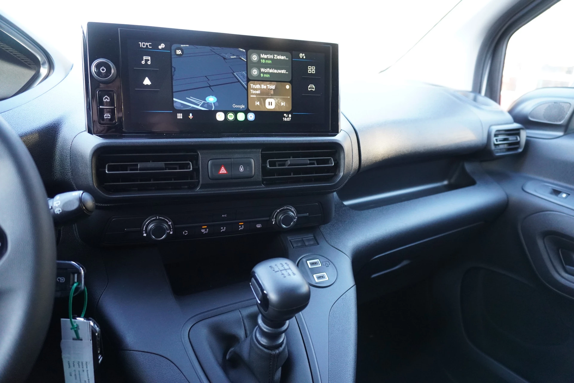 Hoofdafbeelding Peugeot Partner