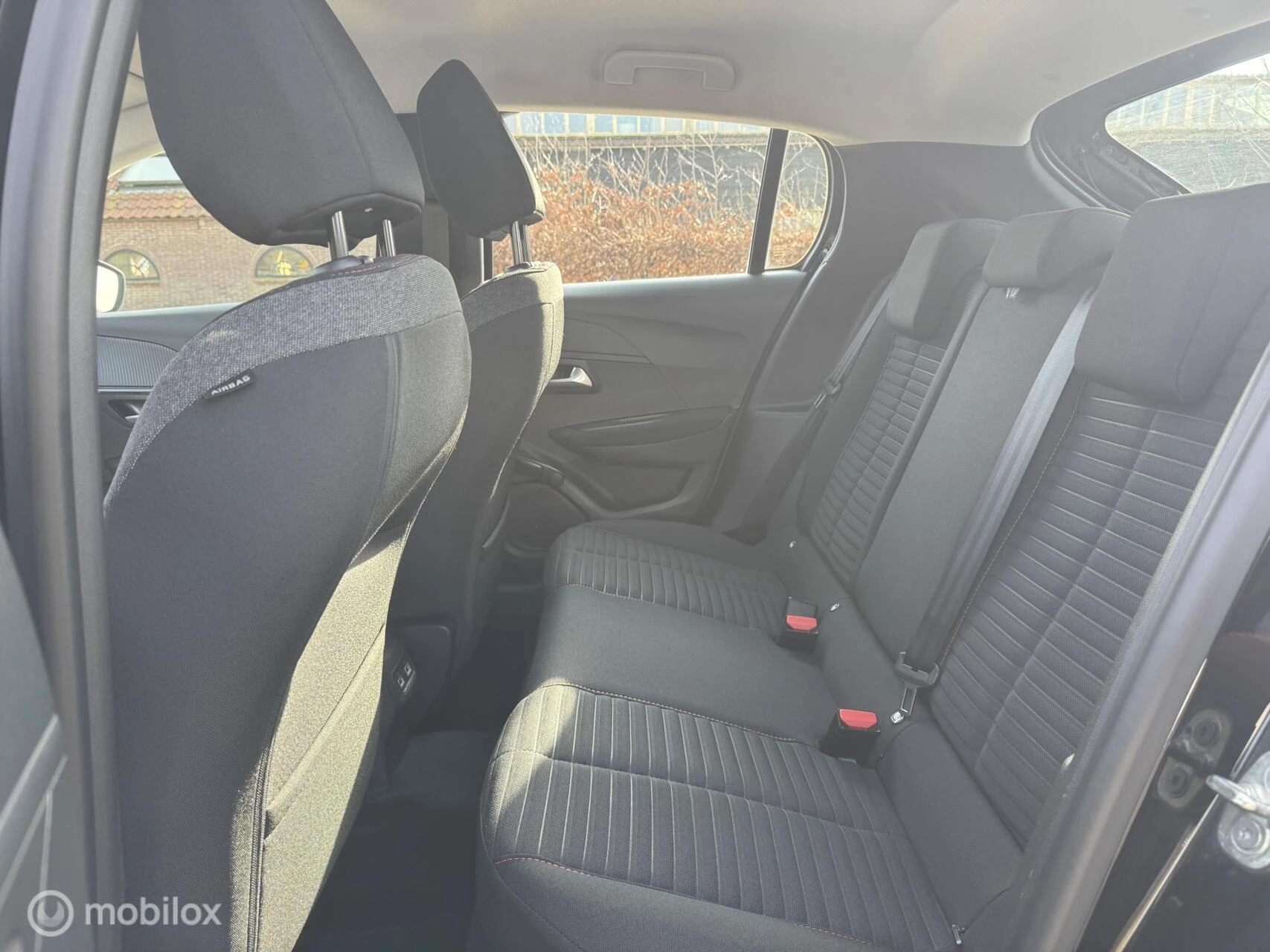 Hoofdafbeelding Peugeot e-208