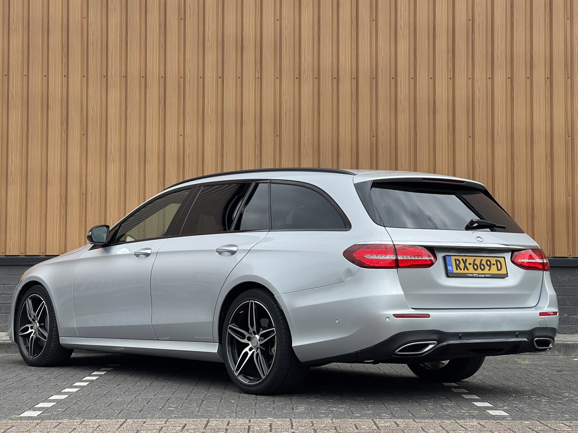 Hoofdafbeelding Mercedes-Benz E-Klasse