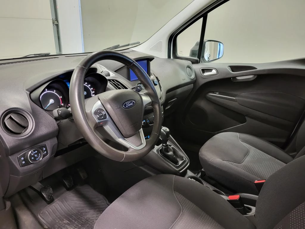 Hoofdafbeelding Ford Transit Courier