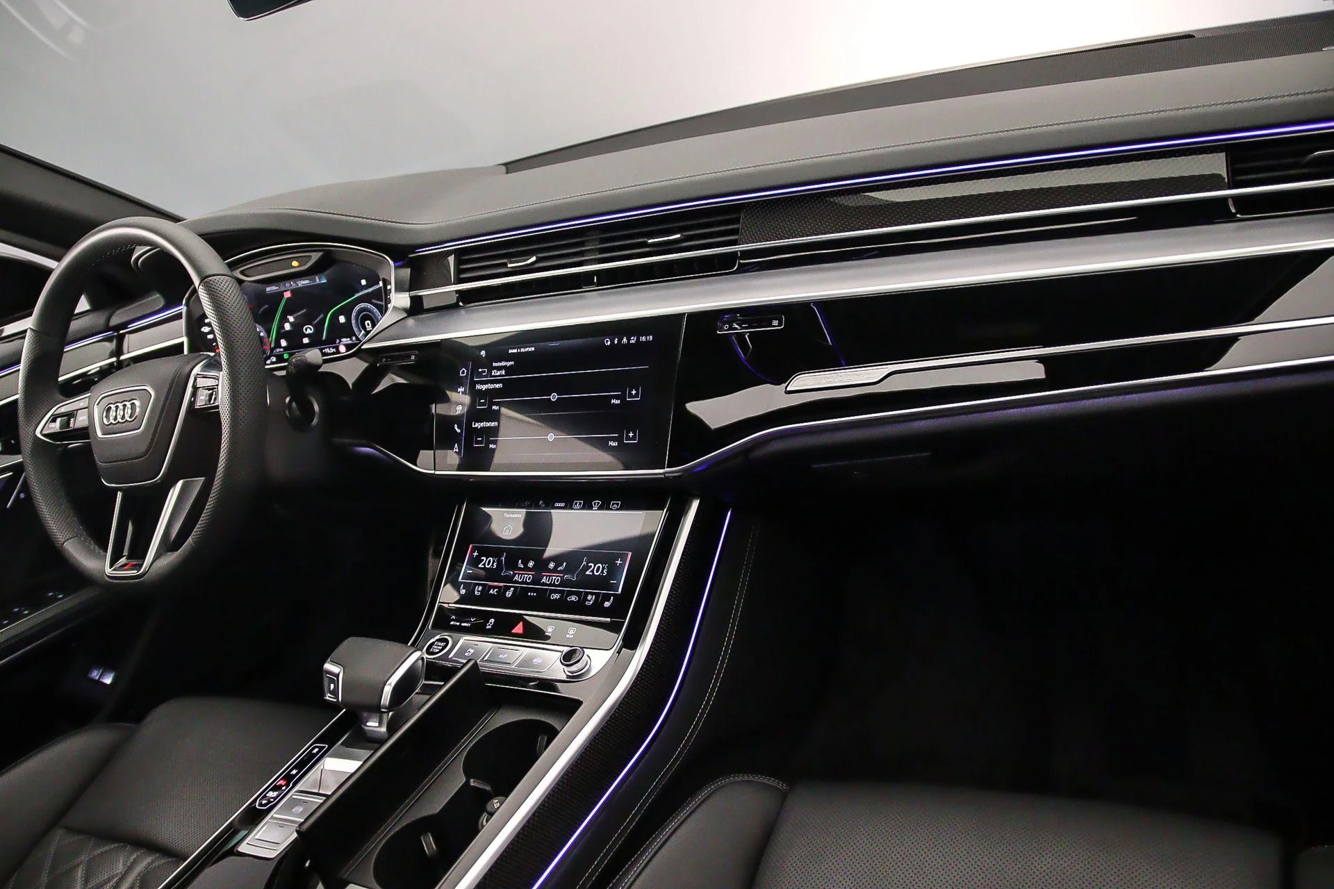 Hoofdafbeelding Audi A8