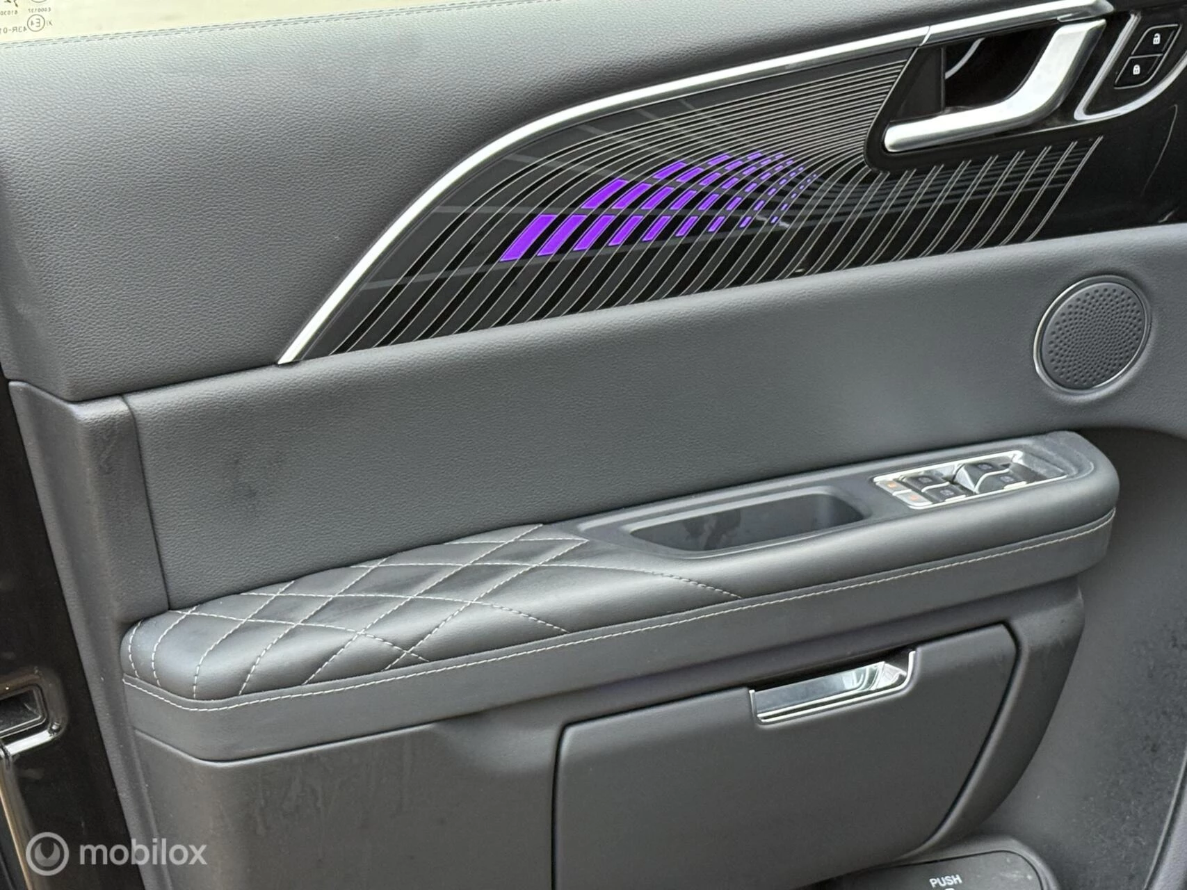 Hoofdafbeelding Hongqi E-HS9