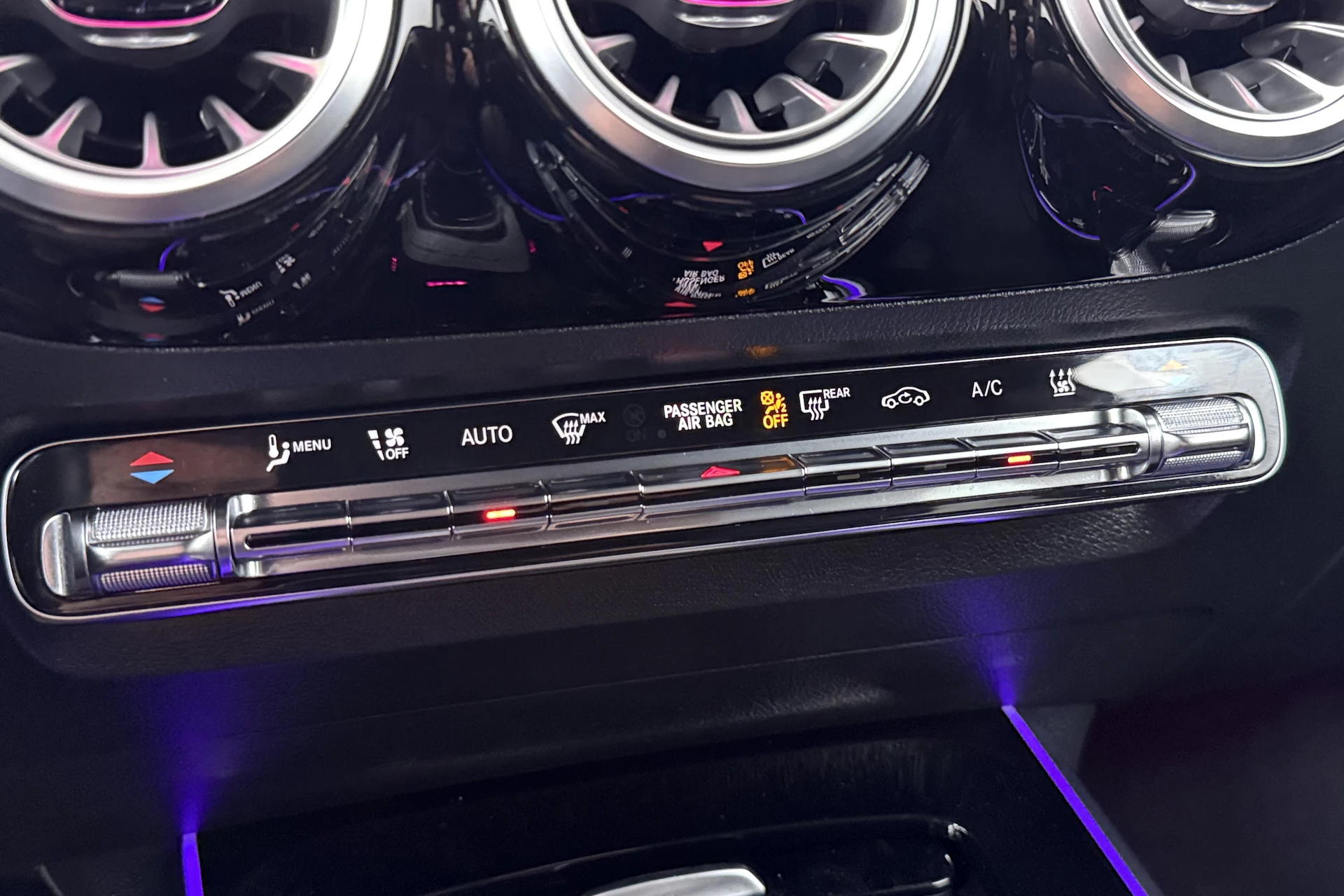 Hoofdafbeelding Mercedes-Benz EQA