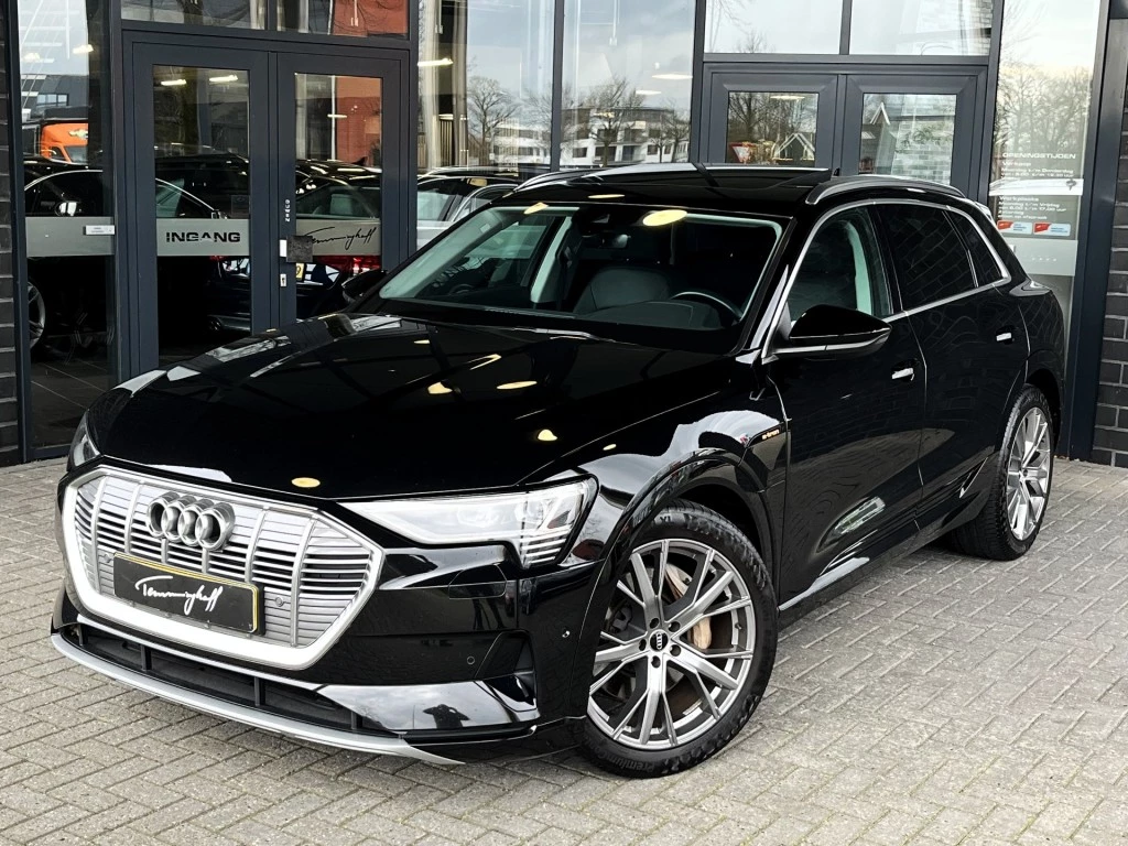 Hoofdafbeelding Audi e-tron