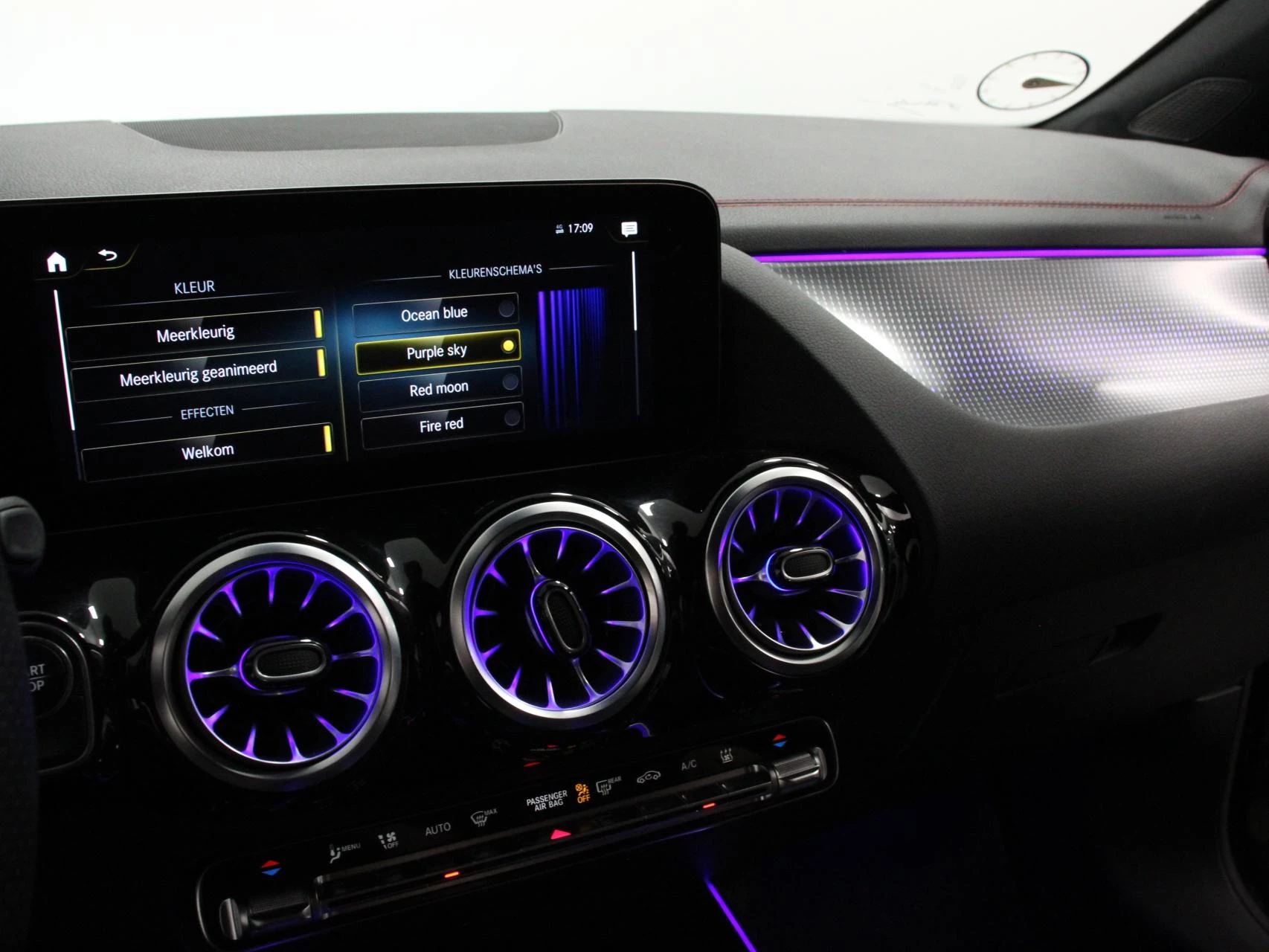 Hoofdafbeelding Mercedes-Benz EQA