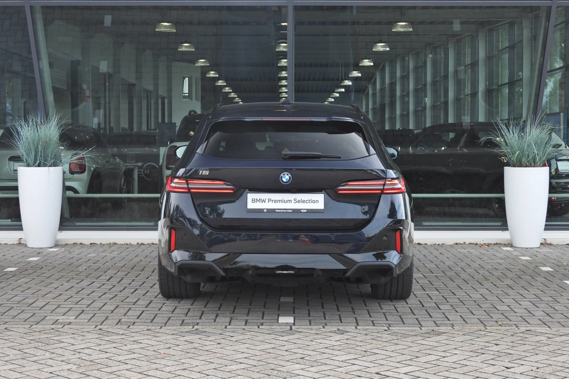 Hoofdafbeelding BMW i5