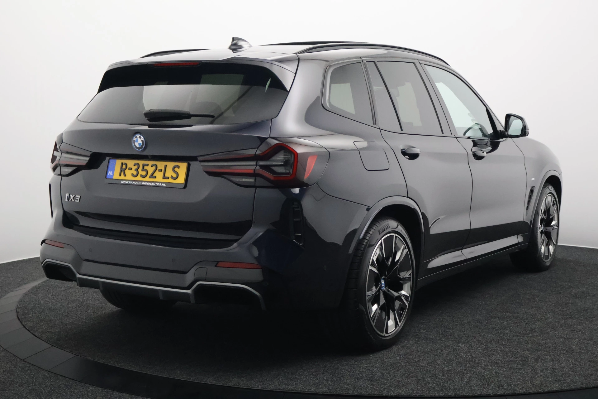 Hoofdafbeelding BMW iX3